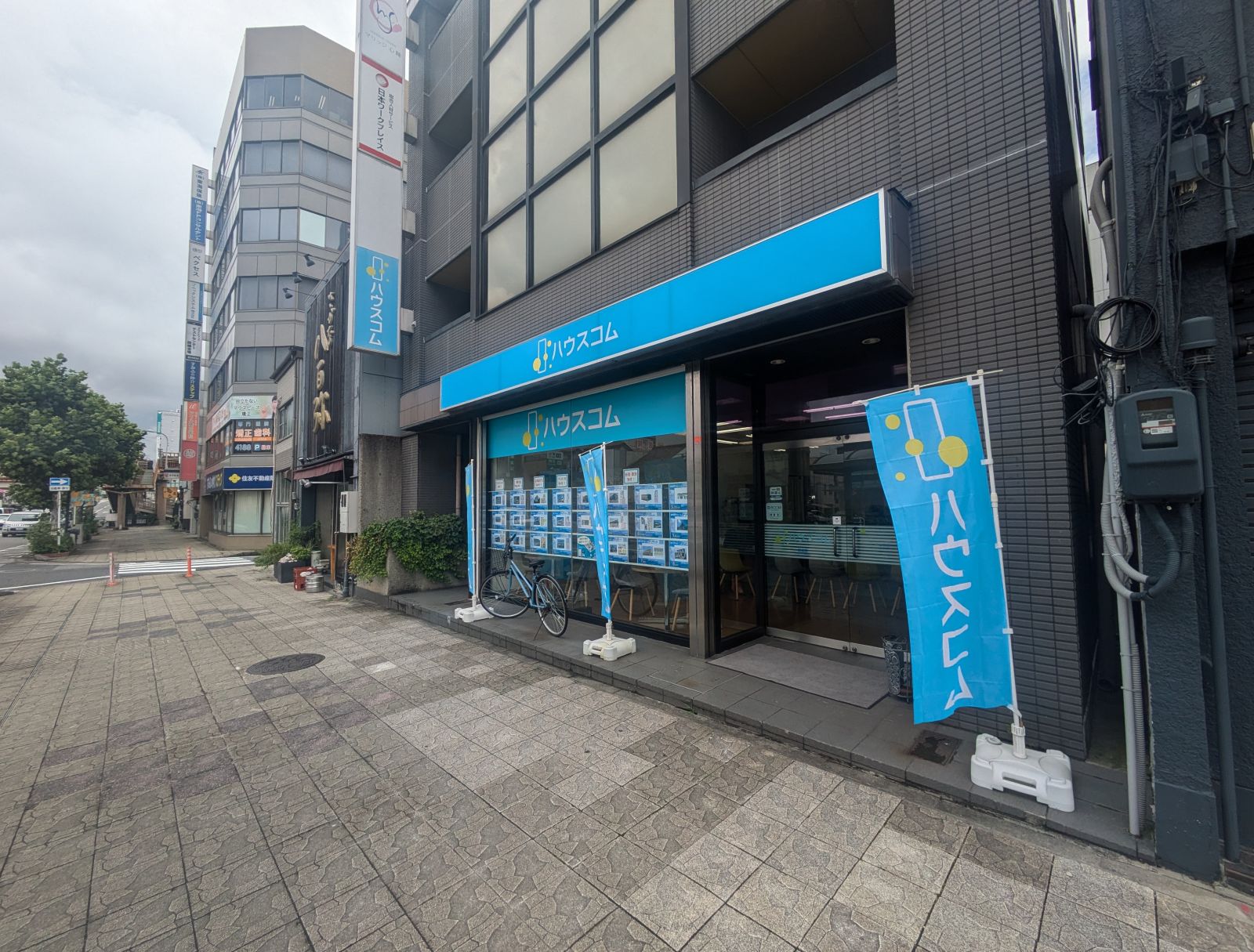 ハウスコム 岡崎店の外観写真